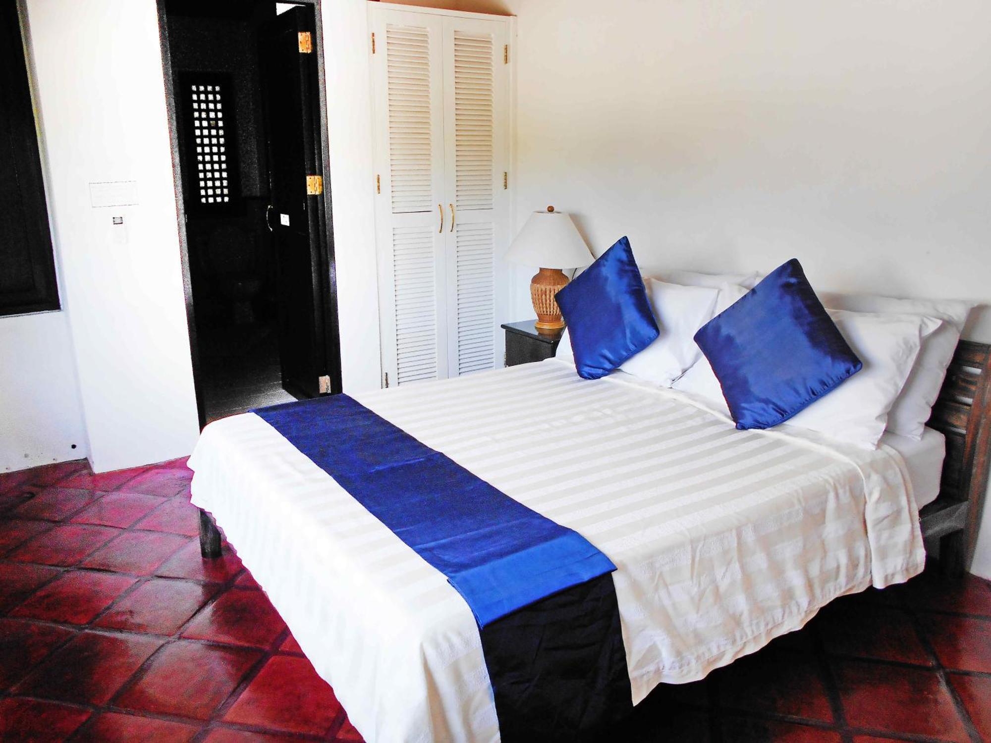 Out Of The Blue Resort Puerto Galera Zimmer foto