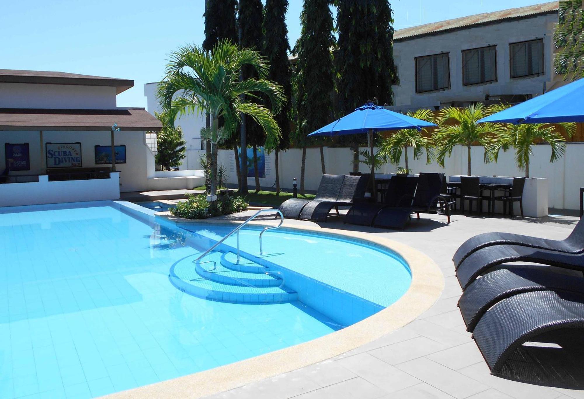 Out Of The Blue Resort Puerto Galera Zimmer foto