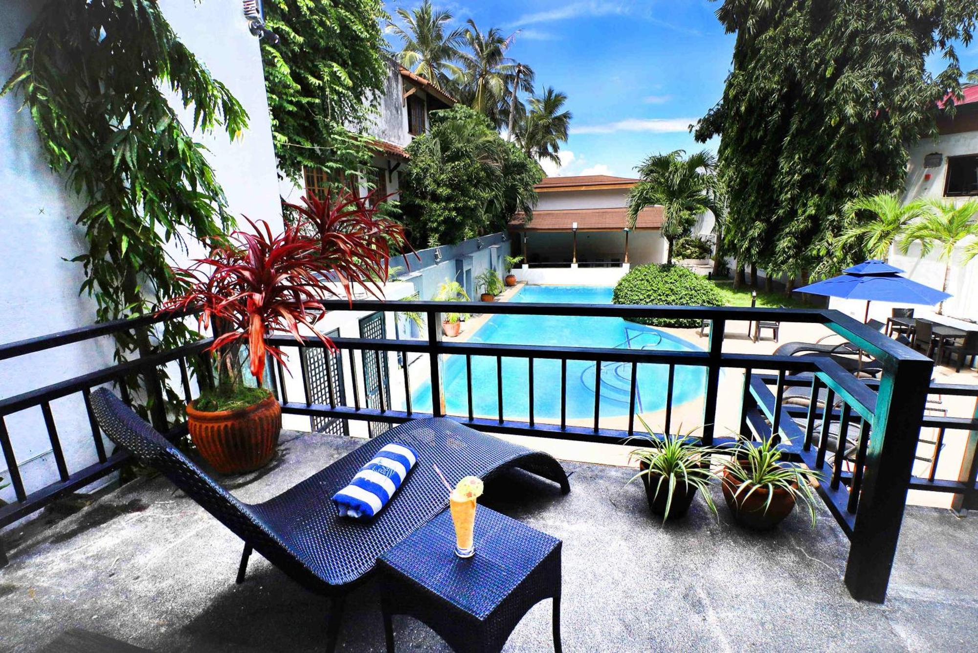 Out Of The Blue Resort Puerto Galera Exterior foto