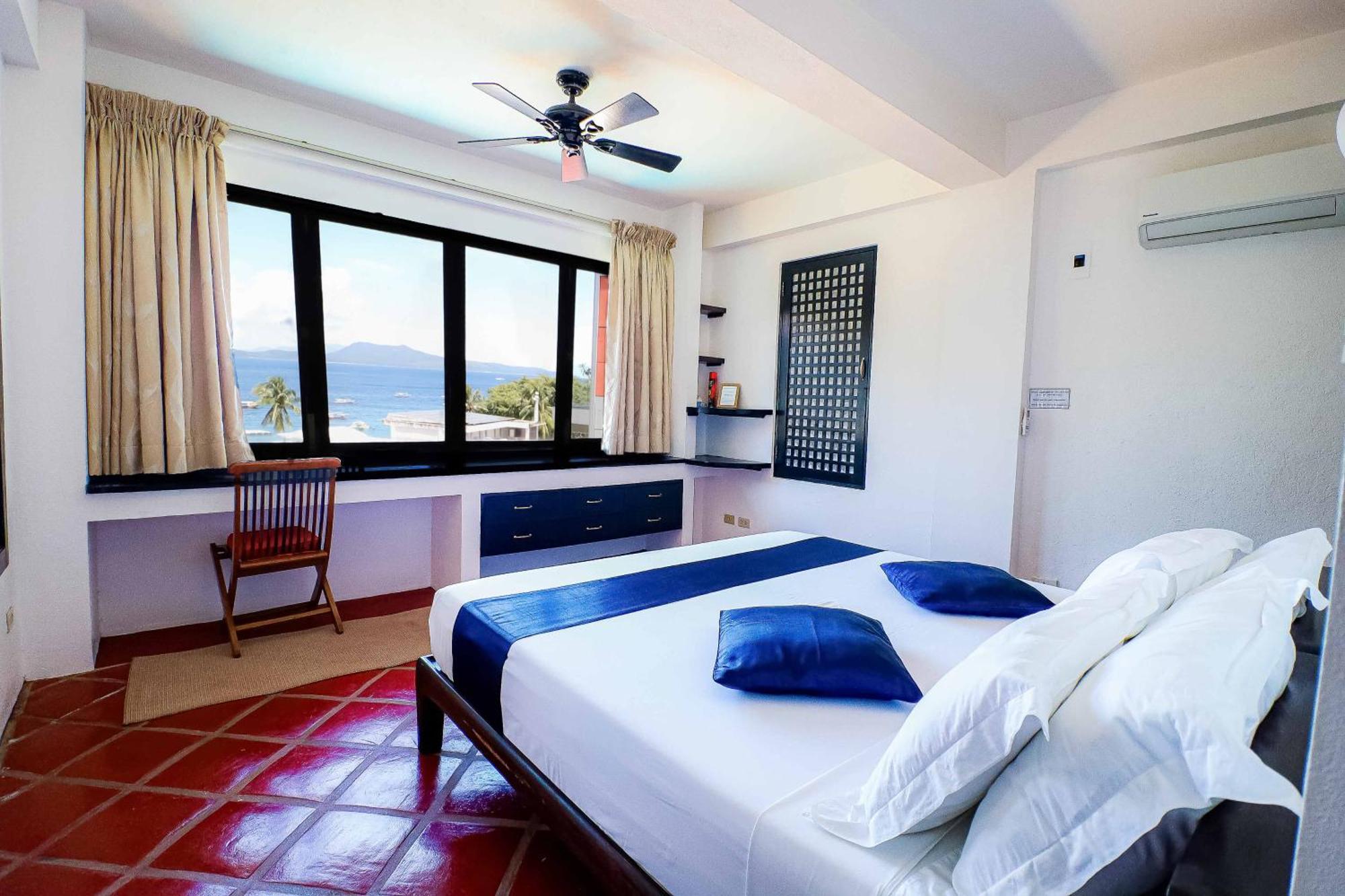 Out Of The Blue Resort Puerto Galera Zimmer foto