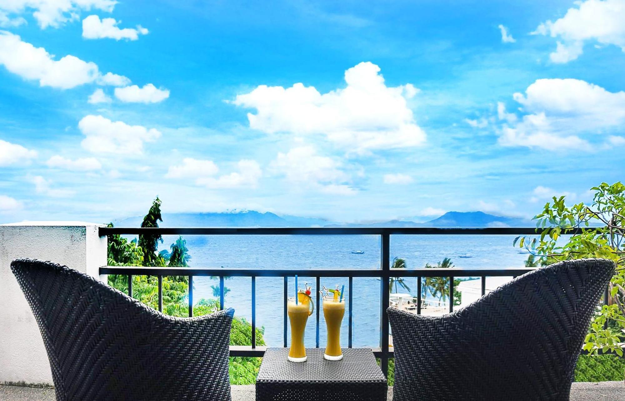 Out Of The Blue Resort Puerto Galera Exterior foto